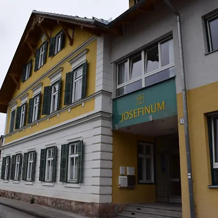Fruehstueckspension Josefinum Guest house