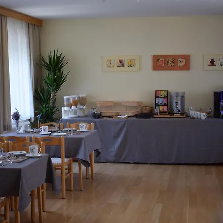 Fruehstueckspension Josefinum Guest house