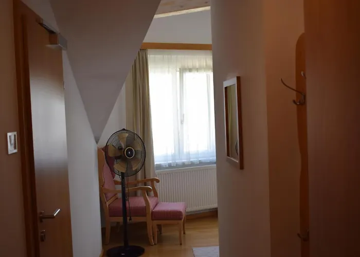 Fruehstueckspension Josefinum בית הארחה